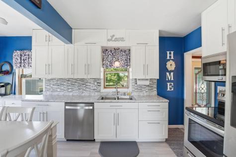 573 Stearns Avenue E Eden Valley MN 55329