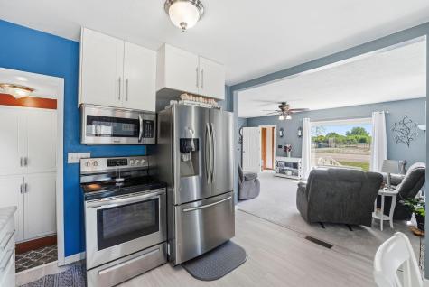 573 Stearns Avenue E Eden Valley MN 55329