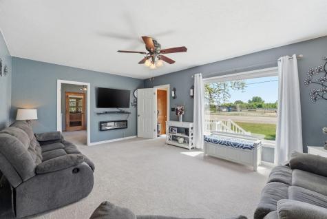 573 Stearns Avenue E Eden Valley MN 55329