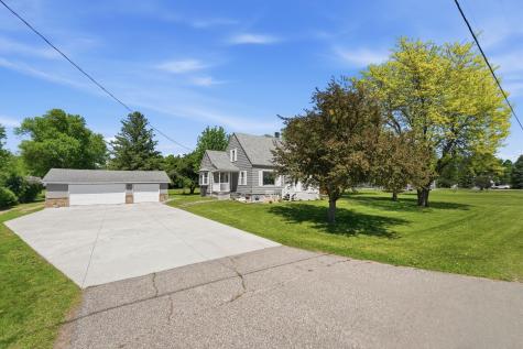 573 Stearns Avenue E Eden Valley MN 55329
