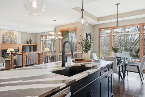 1978 Thom Drive Arden Hills MN 55112