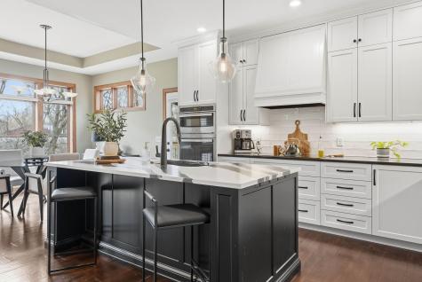 1978 Thom Drive Arden Hills MN 55112