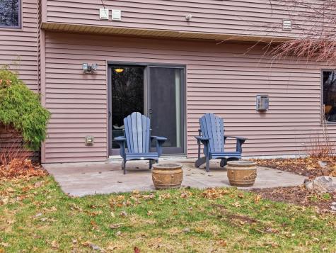 1978 Thom Drive Arden Hills MN 55112