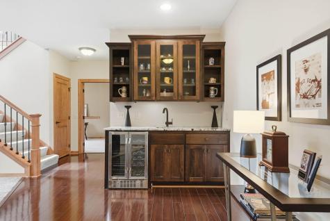 1978 Thom Drive Arden Hills MN 55112