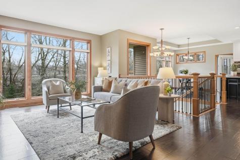 1978 Thom Drive Arden Hills MN 55112