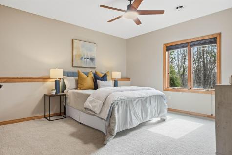 1978 Thom Drive Arden Hills MN 55112