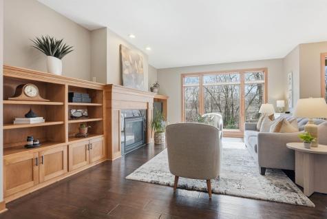 1978 Thom Drive Arden Hills MN 55112