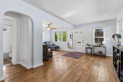 991 Minnehaha Avenue W Saint Paul MN 55104