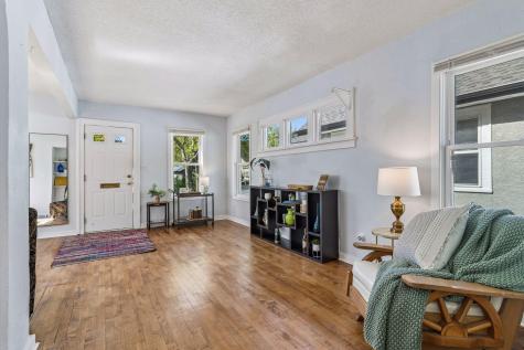 991 Minnehaha Avenue W Saint Paul MN 55104