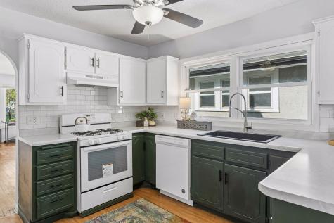 991 Minnehaha Avenue W Saint Paul MN 55104