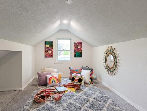 991 Minnehaha Avenue W Saint Paul MN 55104