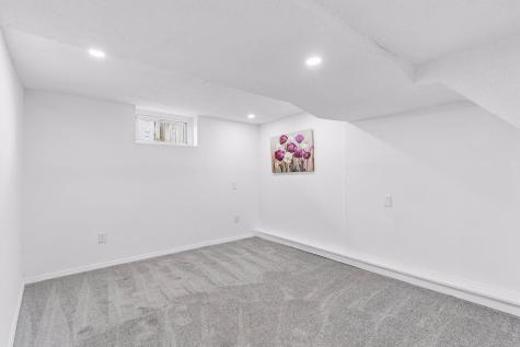 991 Minnehaha Avenue W Saint Paul MN 55104