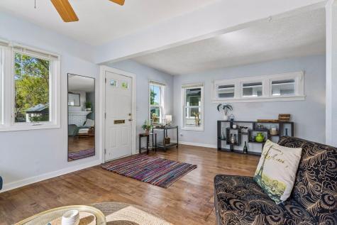 991 Minnehaha Avenue W Saint Paul MN 55104