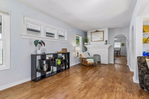 991 Minnehaha Avenue W Saint Paul MN 55104