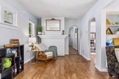 991 Minnehaha Avenue W Saint Paul MN 55104