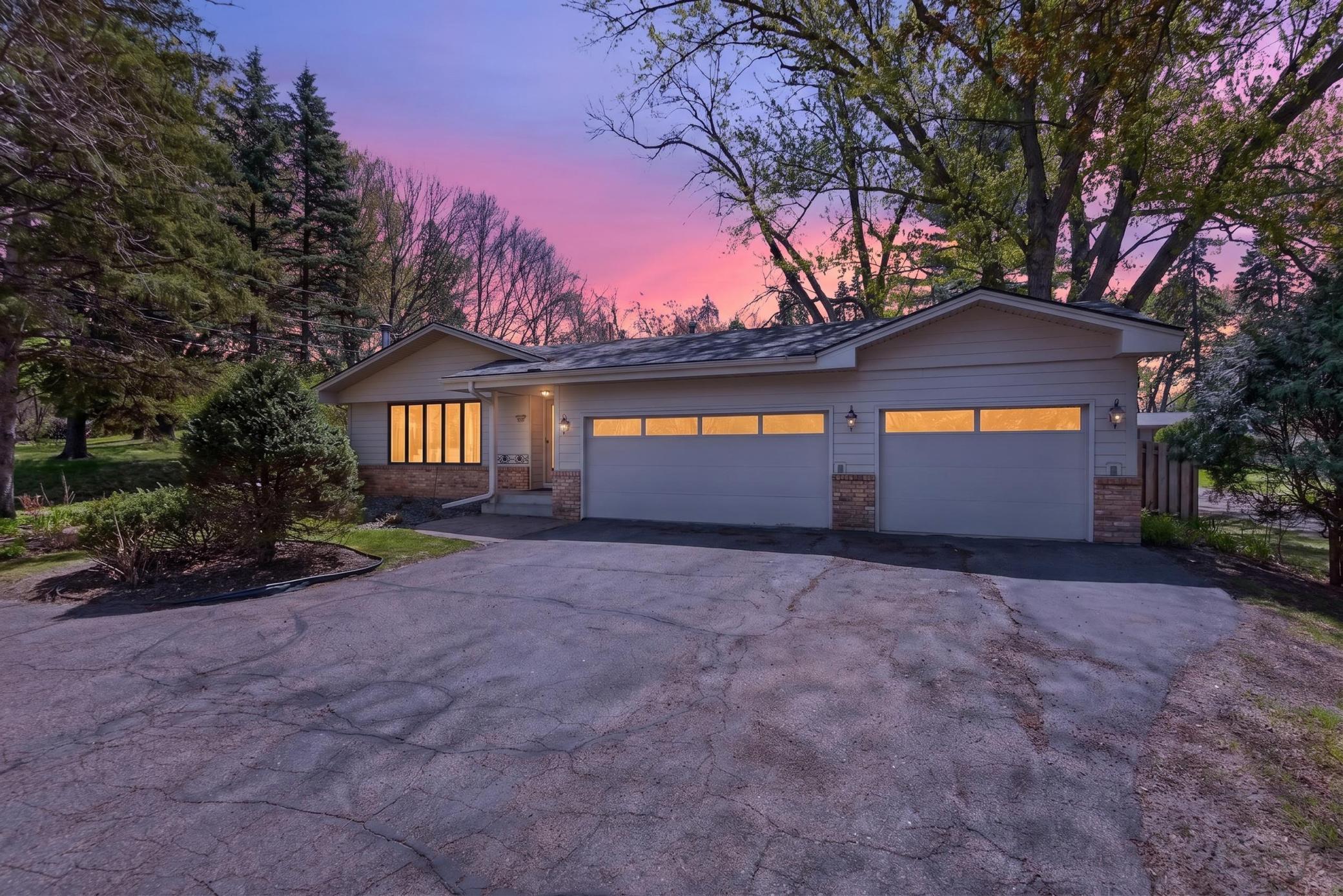 6929 Glenwood Avenue Golden Valley MN 55427