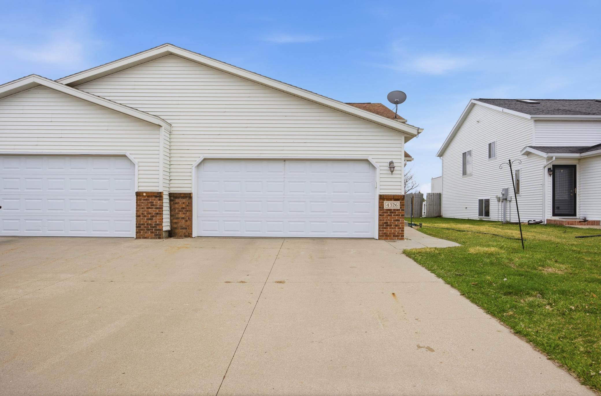 4326 39 1/2 Avenue S Fargo ND 58104