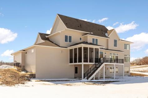5946 Kochs Crossing Independence MN 55359