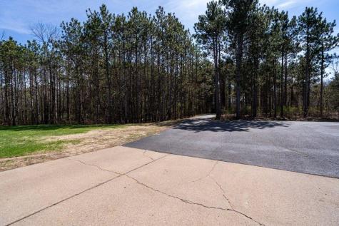 4437 Old Wells Road Eau Claire WI 54703