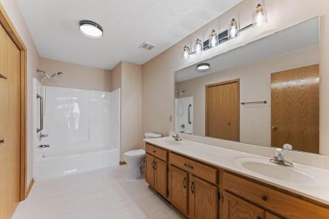 8725 Baxter Way Inver Grove Heights MN 55076