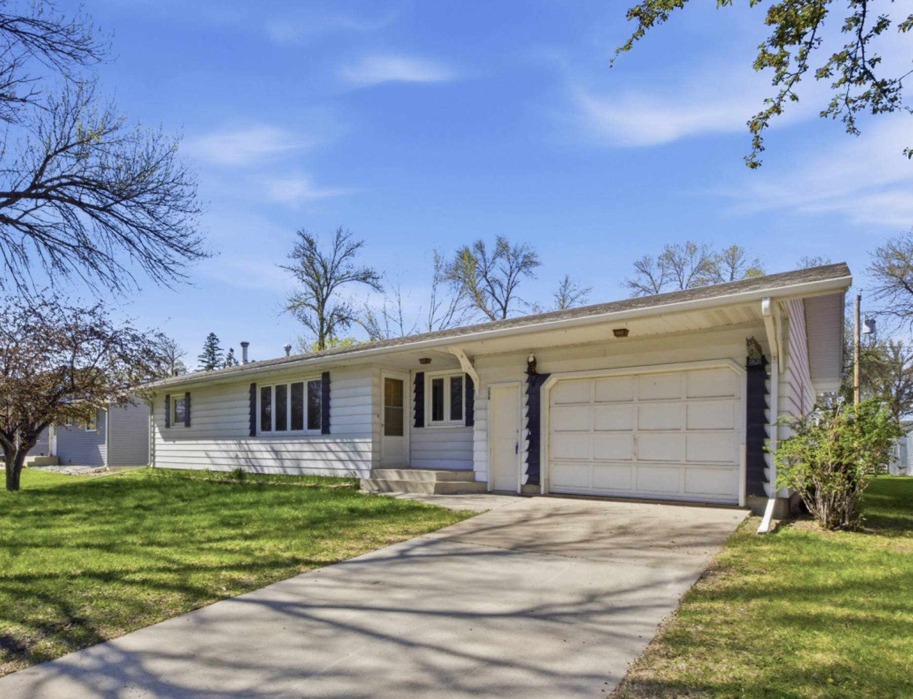 208 10 1/2 Avenue W West Fargo ND 58078