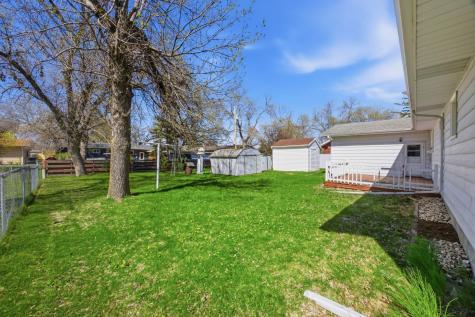 208 10 1/2 Avenue W West Fargo ND 58078
