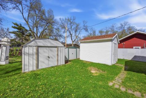 208 10 1/2 Avenue W West Fargo ND 58078