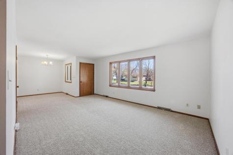 208 10 1/2 Avenue W West Fargo ND 58078