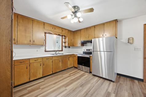 208 10 1/2 Avenue W West Fargo ND 58078