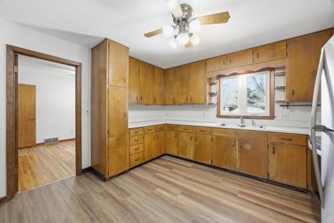 208 10 1/2 Avenue W West Fargo ND 58078