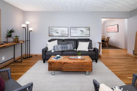 616 Esther Lane Woodbury MN 55125