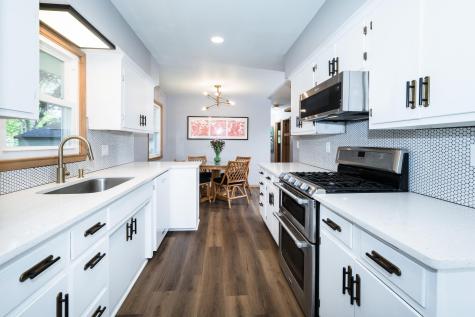 616 Esther Lane Woodbury MN 55125