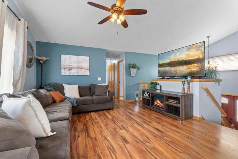 1106 Maplewood Avenue SW Isanti MN 55040
