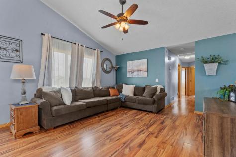 1106 Maplewood Avenue SW Isanti MN 55040
