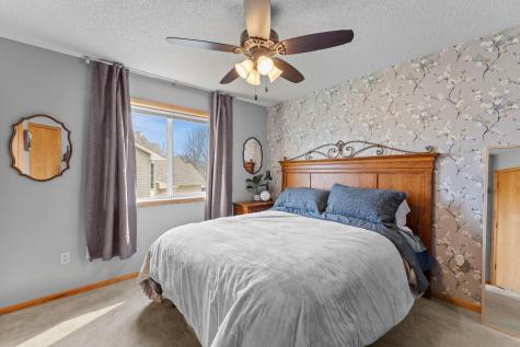 1106 Maplewood Avenue SW Isanti MN 55040