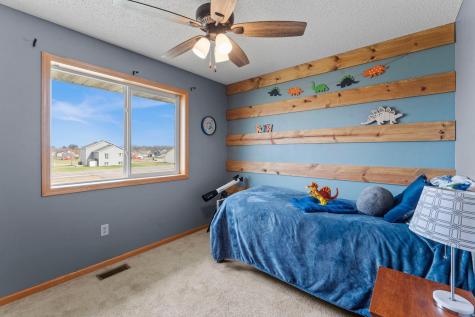 1106 Maplewood Avenue SW Isanti MN 55040