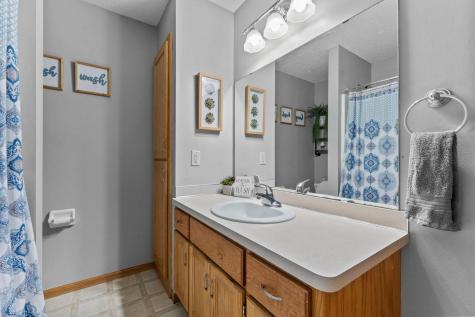 1106 Maplewood Avenue SW Isanti MN 55040