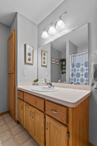1106 Maplewood Avenue SW Isanti MN 55040