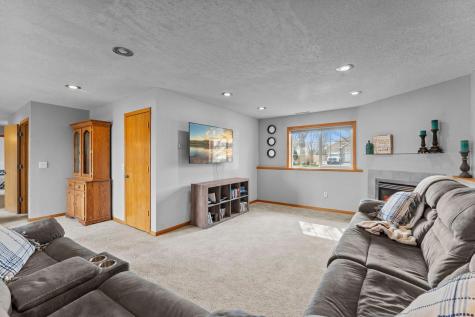 1106 Maplewood Avenue SW Isanti MN 55040