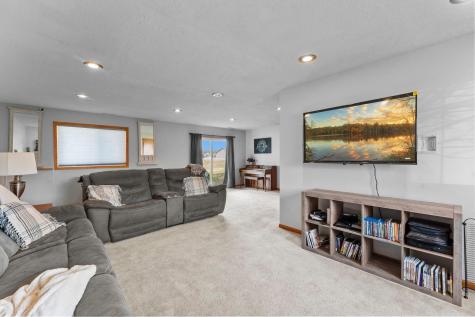 1106 Maplewood Avenue SW Isanti MN 55040
