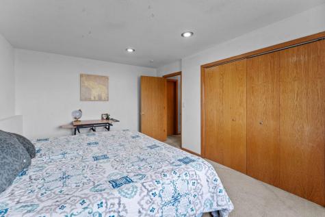 1106 Maplewood Avenue SW Isanti MN 55040