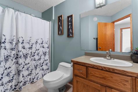 1106 Maplewood Avenue SW Isanti MN 55040