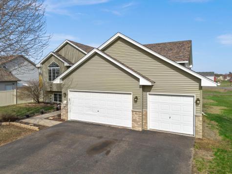 1106 Maplewood Avenue SW Isanti MN 55040