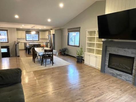 646 Grafton Avenue N Oakdale MN 55128