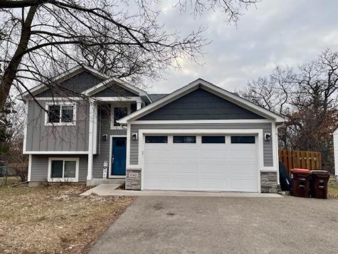 646 Grafton Avenue N Oakdale MN 55128