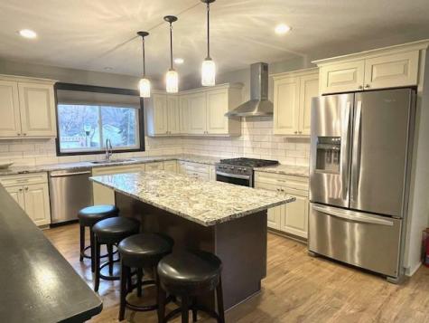 646 Grafton Avenue N Oakdale MN 55128