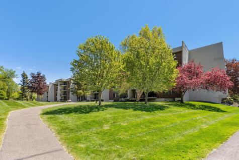 2485 Londin Lane E Maplewood MN 55119