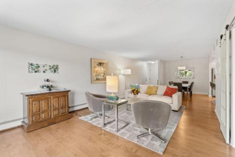 2485 Londin Lane E Maplewood MN 55119