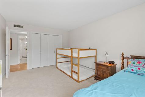 2485 Londin Lane E Maplewood MN 55119