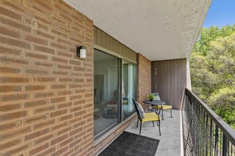 2485 Londin Lane E Maplewood MN 55119